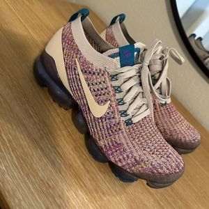 Nike women’s vapormax sneaker